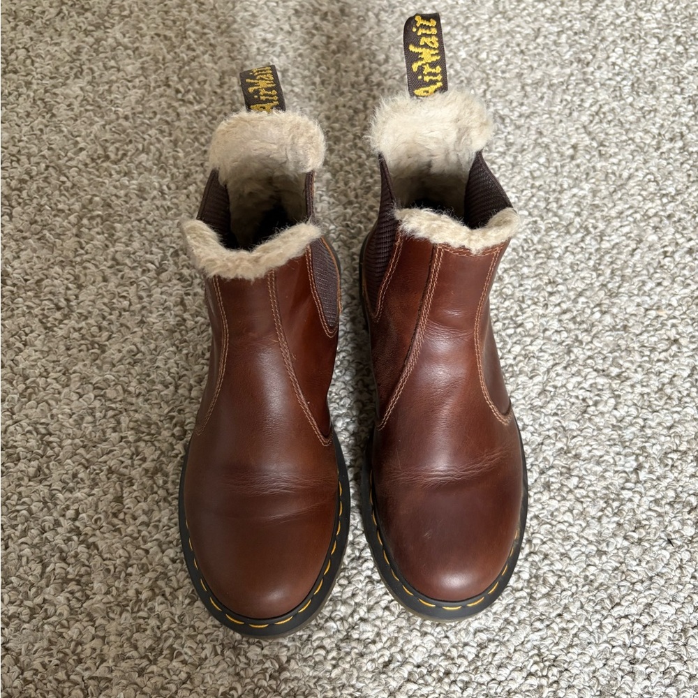 Dr. Martens 2976 Leonore Chelsea Boots